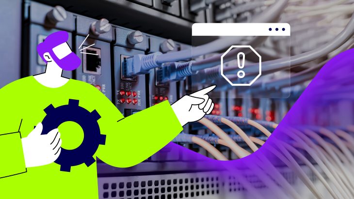 Illustrierte Person in neongrünem Pullover hält ein Zahnrad und zeigt auf ein Browserfenster mit Warnsymbol, dahinter ein Serverrack mit Netzwerkkabeln.